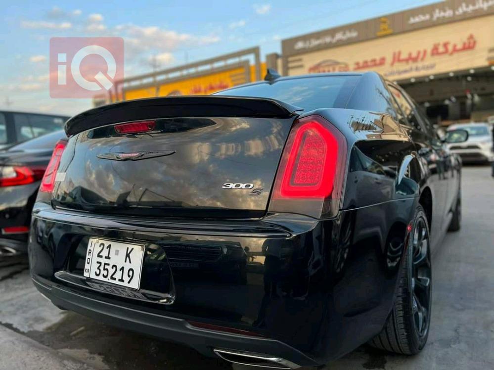 كرايسلر 300